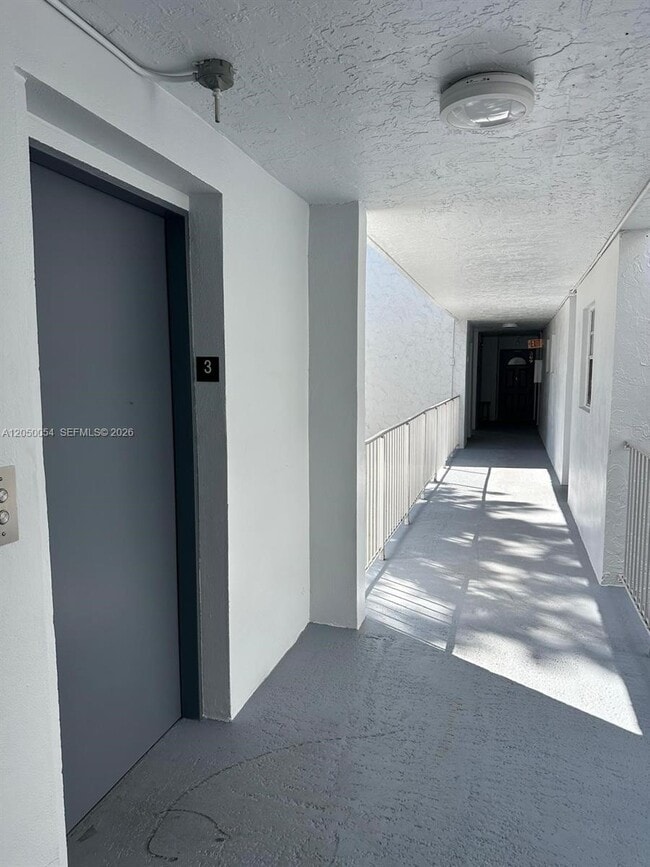 Building Photo - 9410 Live Oak Pl