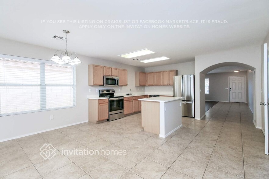 Building Photo - 8162 E Onza Ave