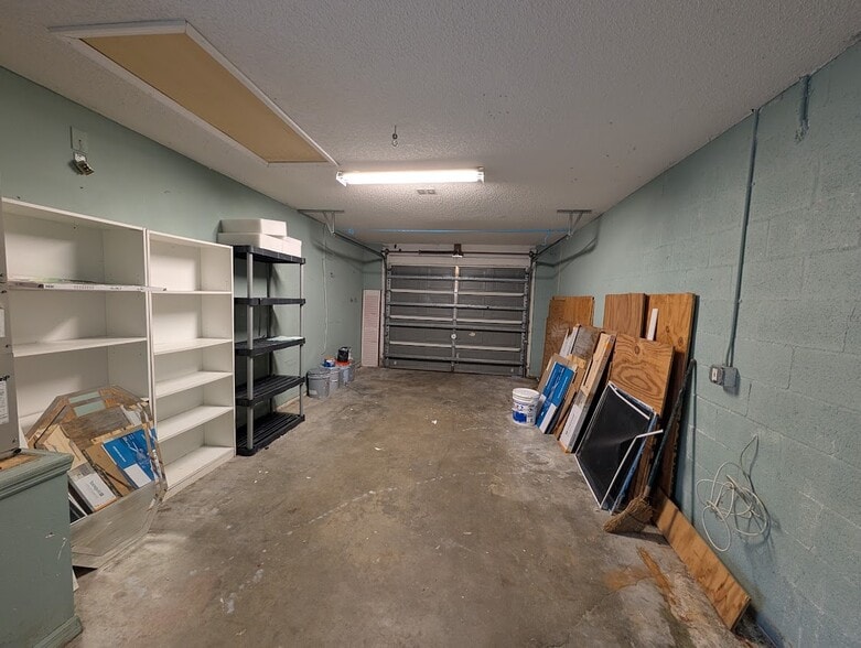 Building Photo - 392 Del Monte Rd