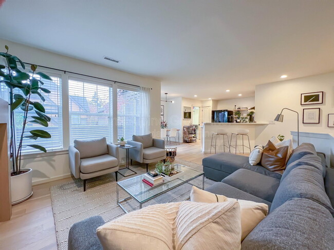 Building Photo - 7399 NE Stonewater St