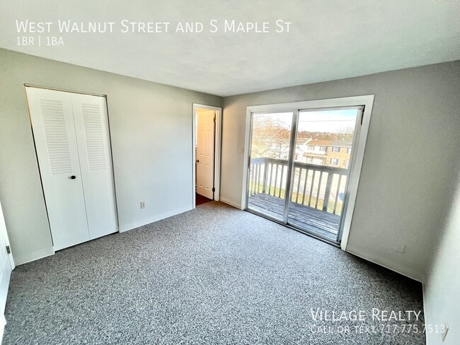 Building Photo - Newly remodeled!  Top floor, few steps! Up...