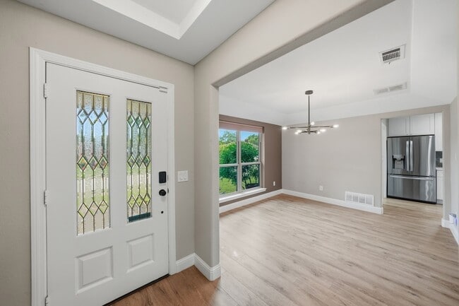 Building Photo - 4008 Hatherly Dr