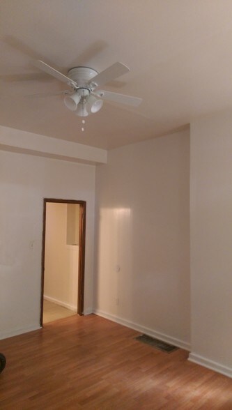 Building Photo - 2102 Chippewa St