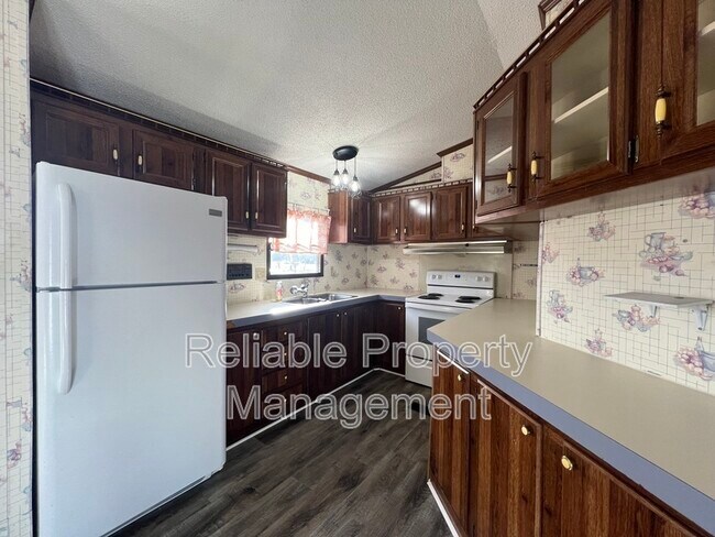 Building Photo - 905 O B J Rd