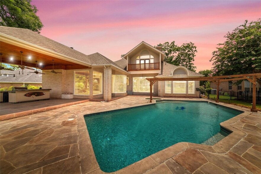 Building Photo - 32610 Whitburn Trail