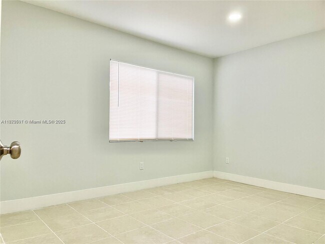 Building Photo - 430 NW 51st Ave