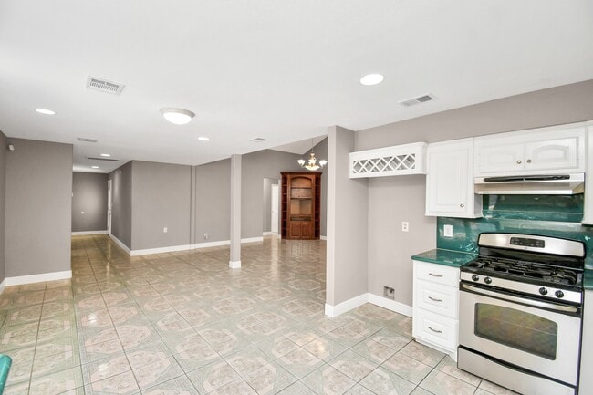 Building Photo - 3503 Nayland Rock Dr