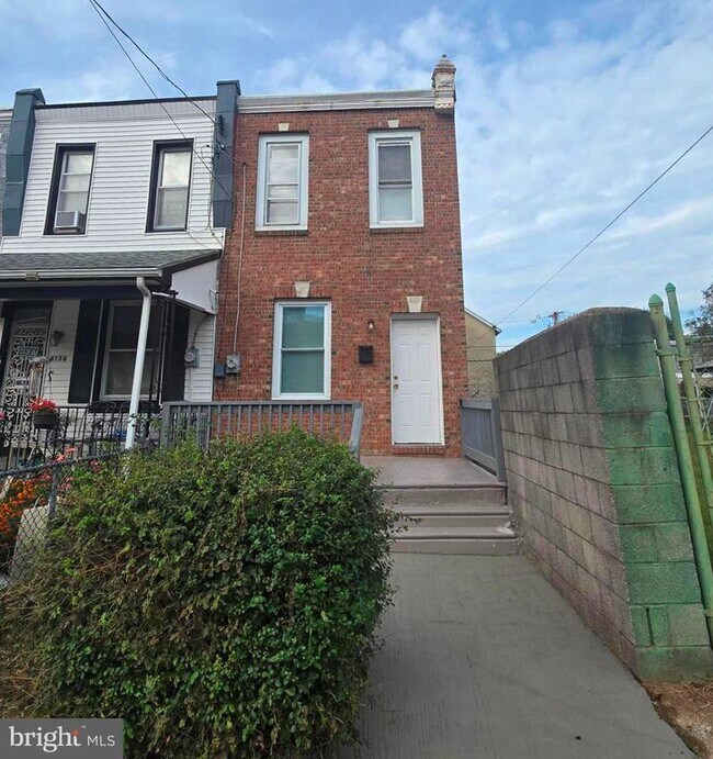 Building Photo - 6138 N Lambert St