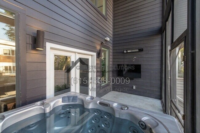 Building Photo - 420B 37th Ave N