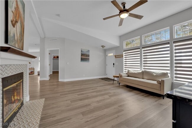 Building Photo - 6425 W Quail Ave