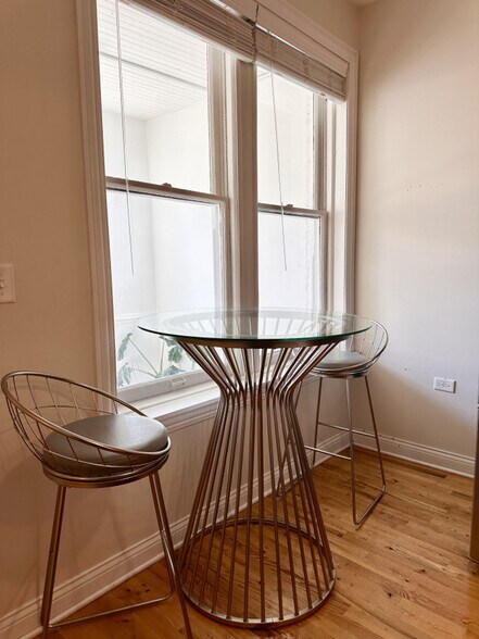 Building Photo - 2149 W Division St