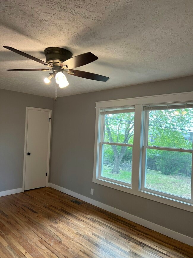 Building Photo - 2529 Ridge Ct
