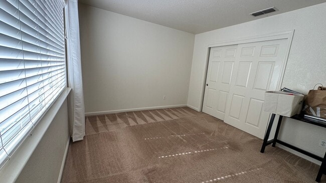 Building Photo - AVAILABLE! OPEN HOUSE Friday 2/26/26 at 5:30-6:30 pm