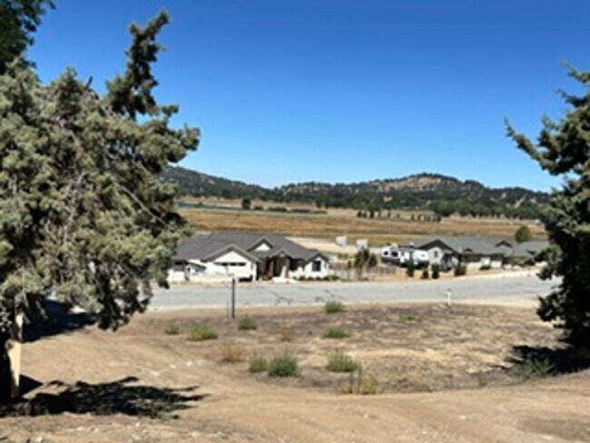 Building Photo - Charming Bear Valley Springs Home With A View!
