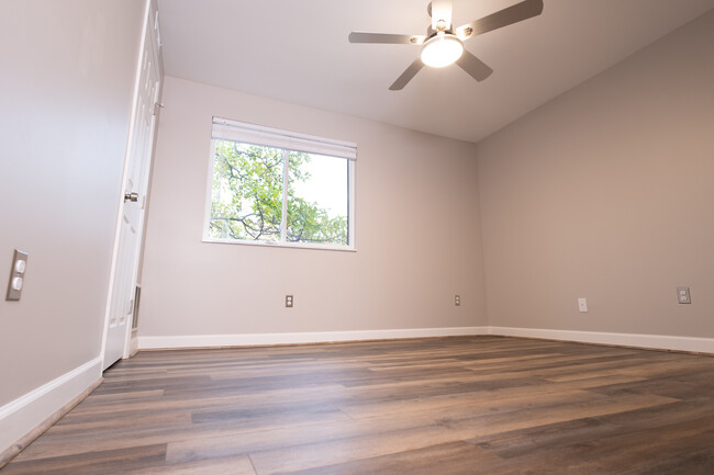 Guest Bedroom - 7641 Montgomery Rd