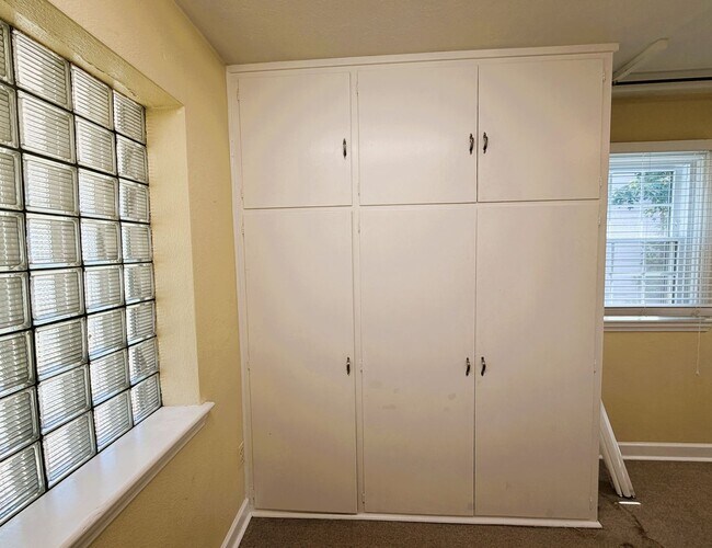 Building Photo - 217 Kewanna Dr