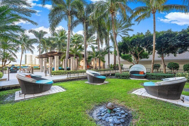 Building Photo - 550 Okeechobee Blvd