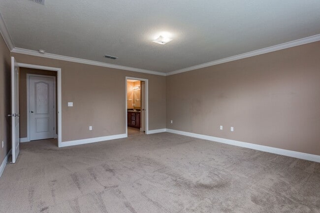 Building Photo - Spacious 4 Bed/3 Bath - Pace Mill Creek