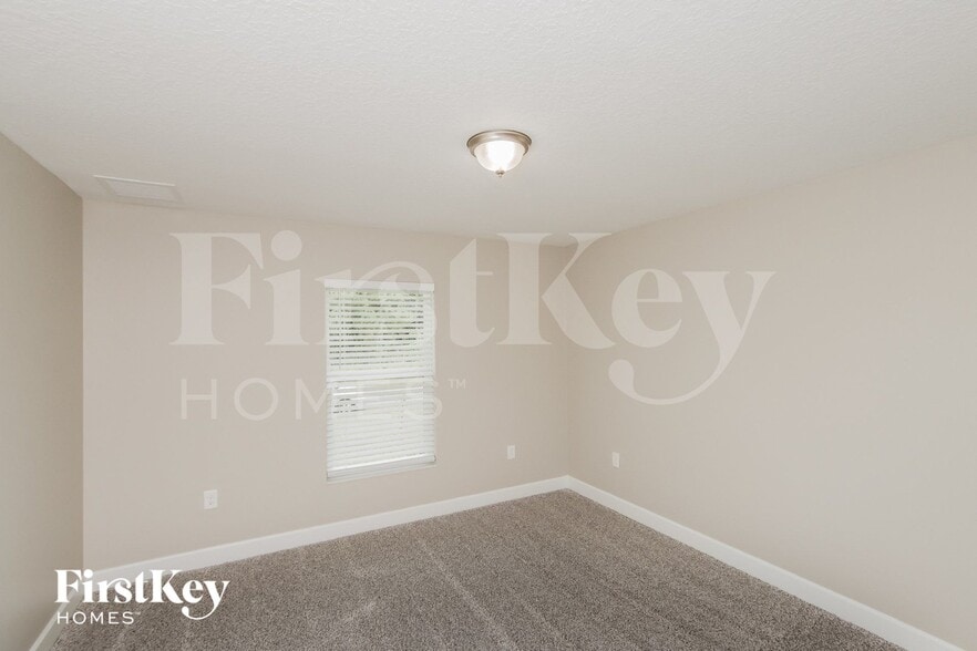 Building Photo - 918 Armstrong Rd SE