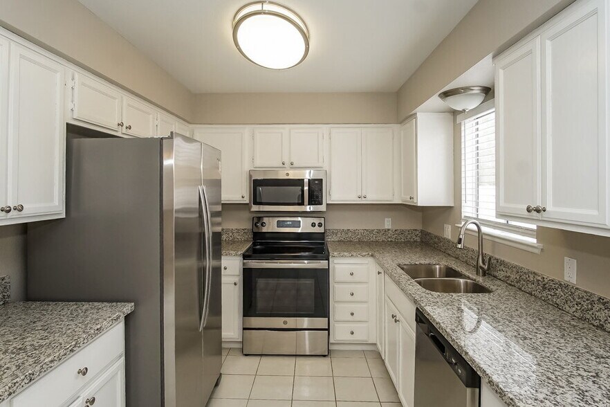 Building Photo - 603 Jackson Dr