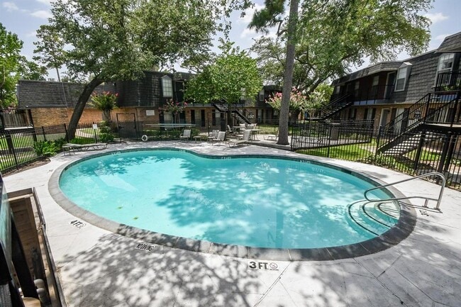 Building Photo - 9021 Gaylord Dr