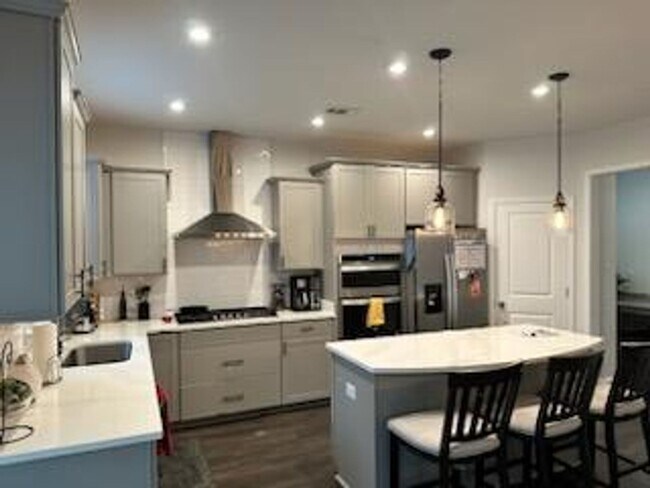 Building Photo - 275 Malind Bluff Dr