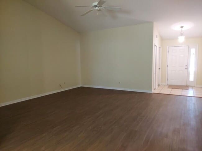 Building Photo - Cute duplex in Palm Coast      www.werentsunshine.com