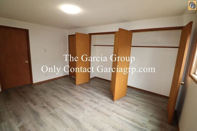 Building Photo - 581 Holmes Ln