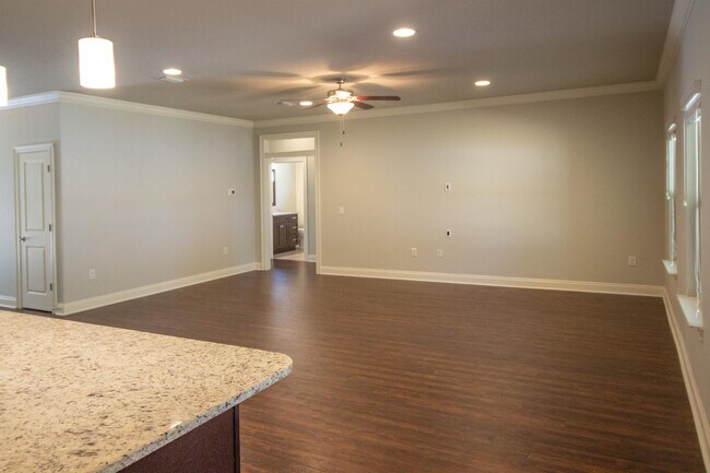 Building Photo - 8174 Miranda St