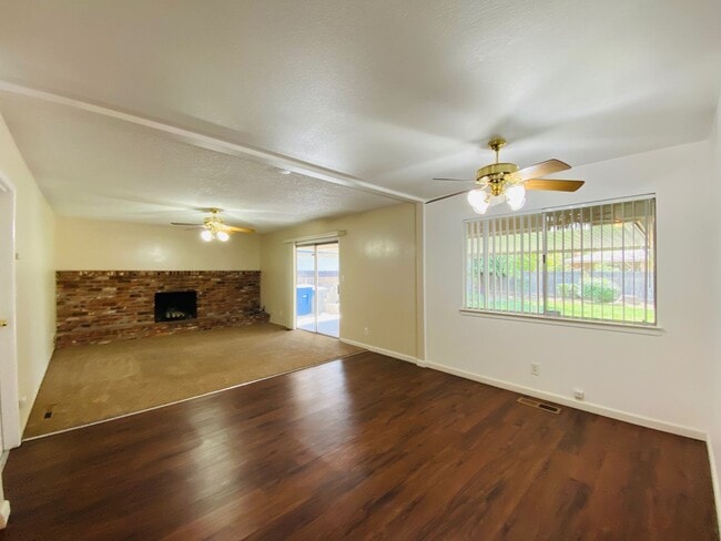 Building Photo - $2,395 Herndon & First, Spacious 4 Bedroom...