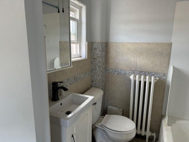 Building Photo - 102 N Main Ave