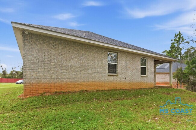 Building Photo - 15334 Oak Creek Cove