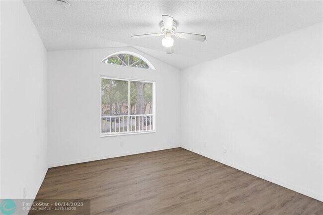 Building Photo - 1084 Coral Club Dr