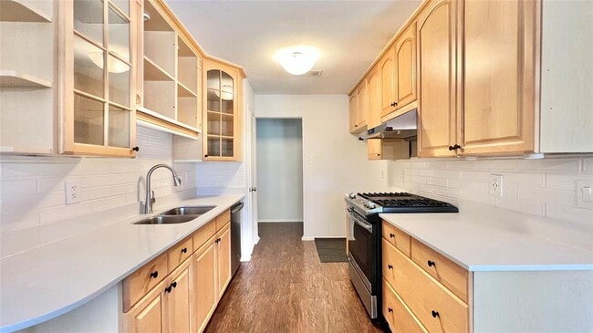 Building Photo - 8308 Roan Ln