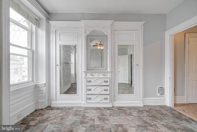 Building Photo - 941 N 4th St