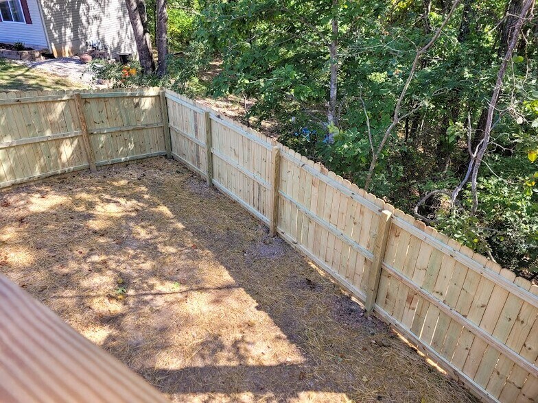 Building Photo - 305 Dogwood Pl