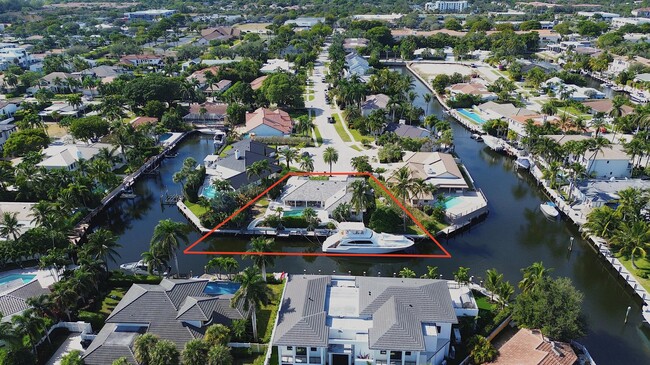 Building Photo - 830 NE Boca Bay Colony Dr