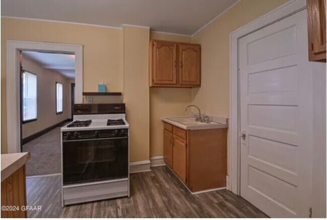 Building Photo - Adorable Single Family Home - 3 bedroom/1 bathroom!