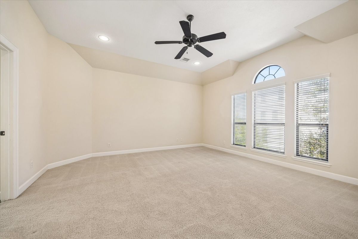 Building Photo - 5811 Maxie St