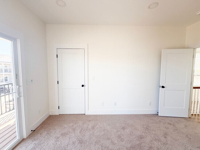 Building Photo - Tristan Style 3-Bedroom w/ Flex Room + Summer Special