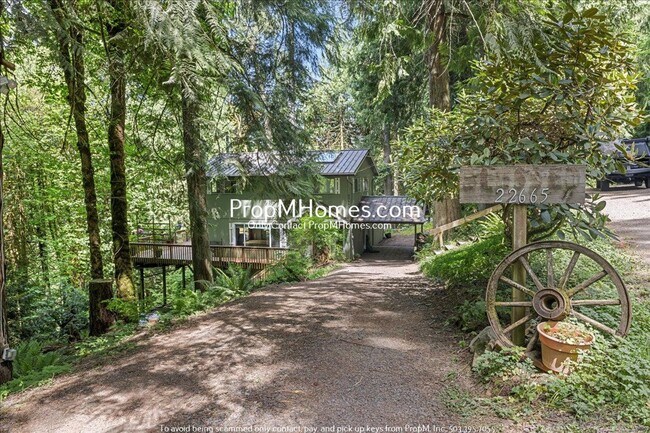 Building Photo - 22665 SW Schaltenbrand Ln