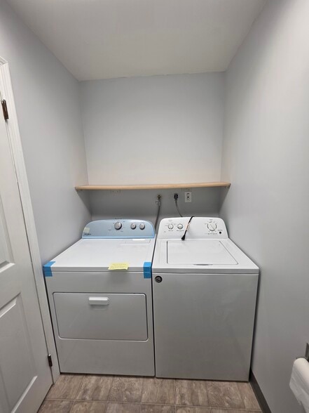 Building Photo - 1930 Cricklewood Cv