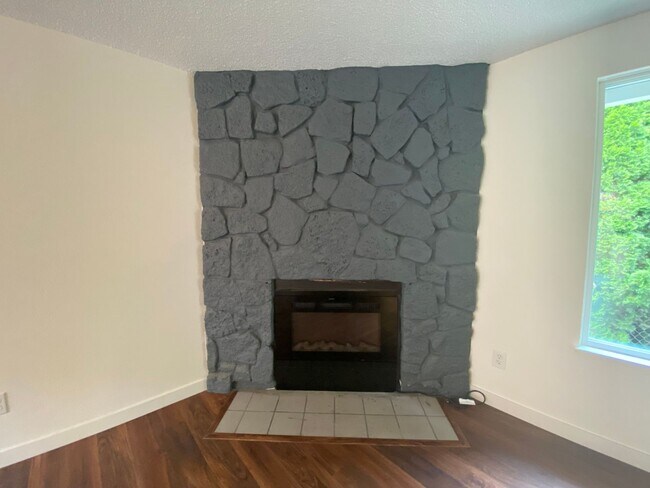 Building Photo - NKE1741