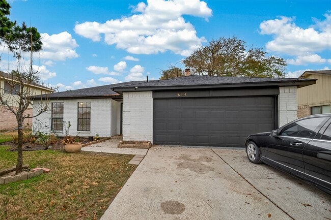 Building Photo - 614 Northaire Dr