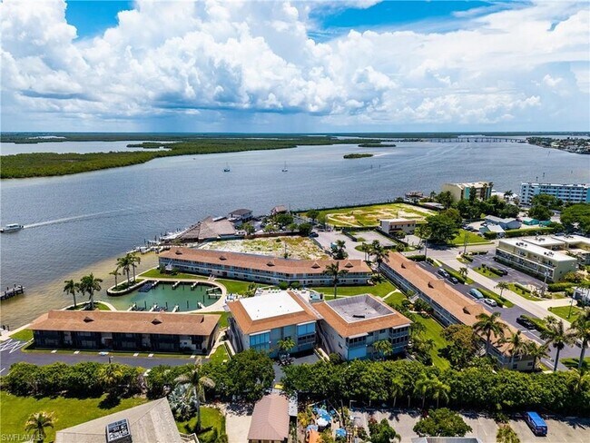 Building Photo - 850 Palm St