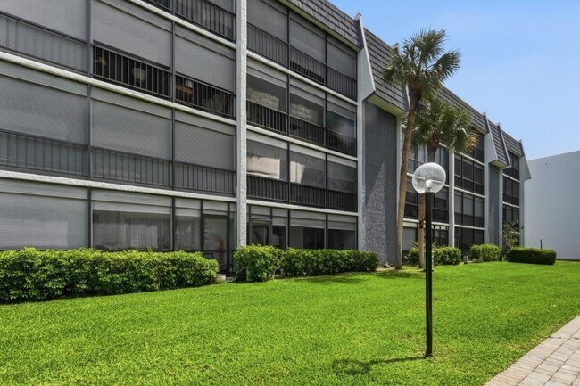 Building Photo - 6100 NW 44th St