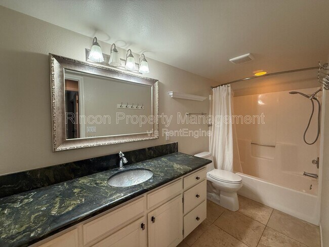 Building Photo - 2462 Pierpont Blvd