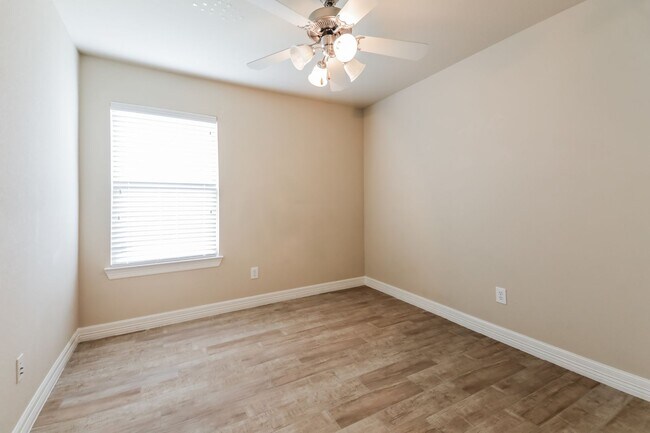Building Photo - Recently Renovated 3 Bedroom Home for Rent in Little Elm | New Premium Flooring + Open Floor Plan