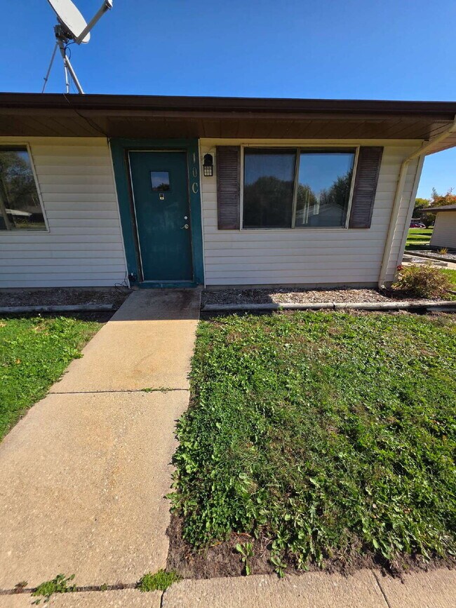 Building Photo - *WINTER MOVE-IN SPECIAL* 1 Bedroom | 1 Bat...