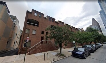 Building Photo - Luxurious 3-Bedroom Townhome in Logan Square with Parking Space Included! Available mid-August!